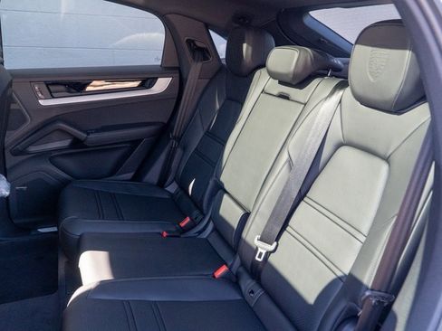 New 2026 Porsche Cayenne Coupe image 18
