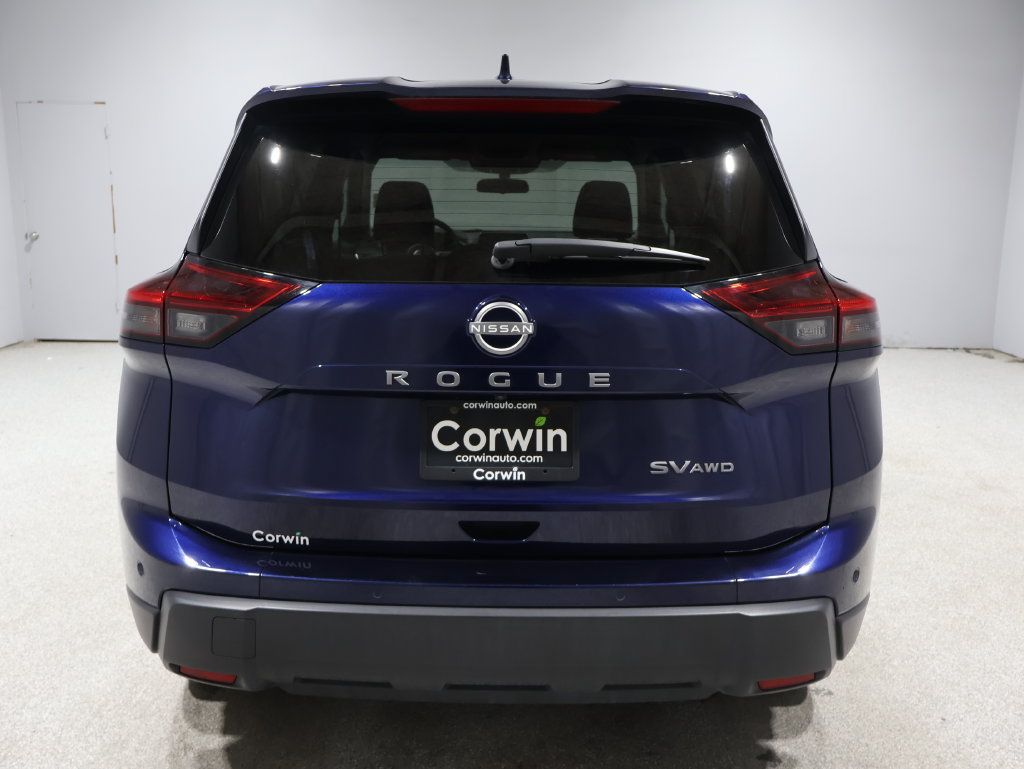 Used 2024 Nissan Rogue SV AWD/4WD image 3