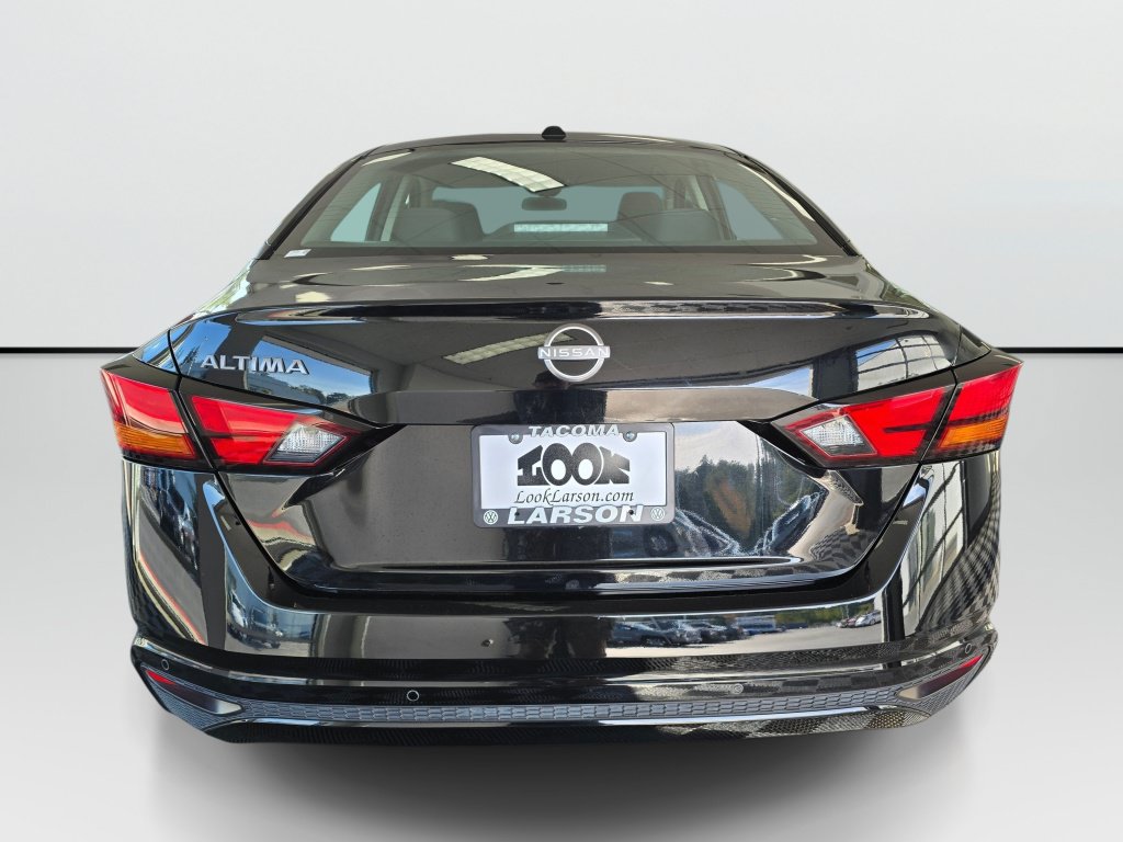 Used 2025 Nissan Altima 2.5 SV FWD image 4