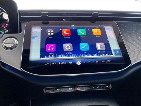 Used 2025 Mercedes-Benz E 350 Sedan image 33