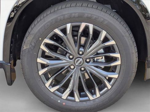 New 2026 Nissan Rogue Platinum image 10