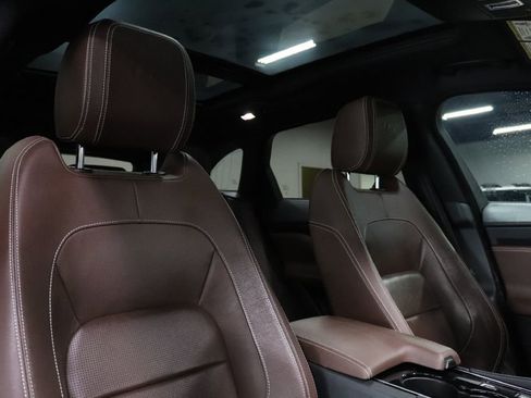 Used 2017 Jaguar F-PACE S image 24