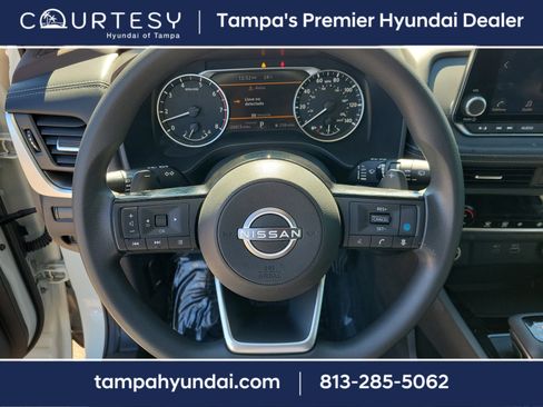 Used 2023 Nissan Rogue SV image 23