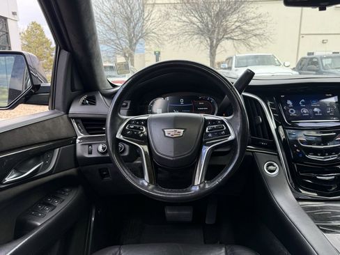 Used 2017 Cadillac Escalade ESV Platinum image 23
