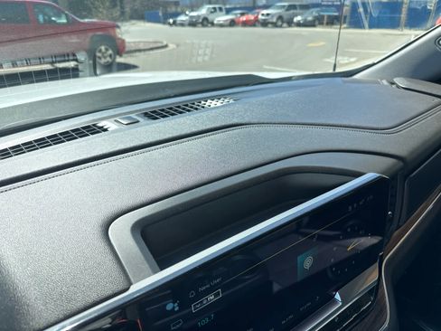 Used 2024 Chevrolet Silverado 1500 LT w/ Z71 Off-Road Package image 24