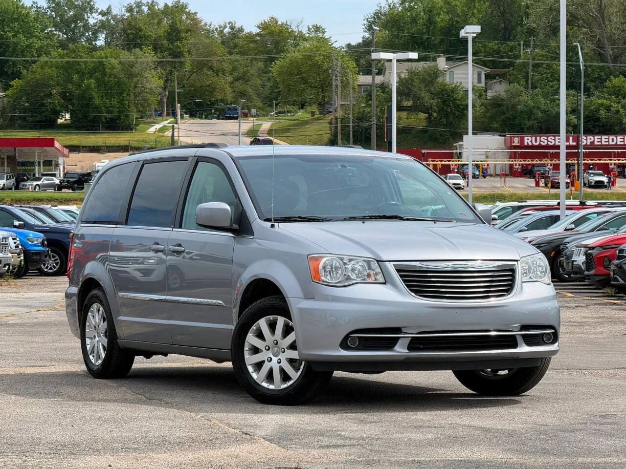 Used 2014 Chrysler Town & Country Touring w/ Trailer Tow Group FWD image 1