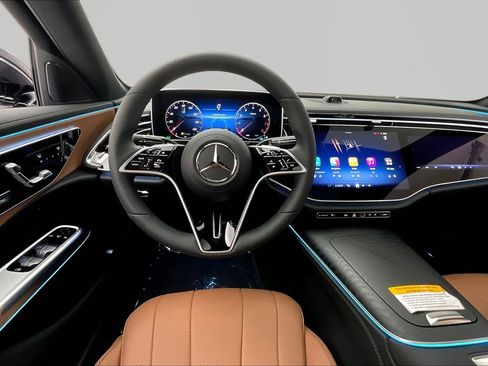 New 2026 Mercedes-Benz E 350 4MATIC Sedan image 8