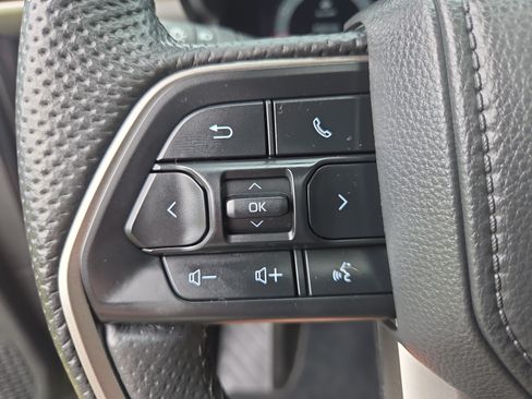 Certified 2025 Toyota Tacoma TRD Off-Road w/ TRD Off Road Upgrade Package AWD/4WD image 27