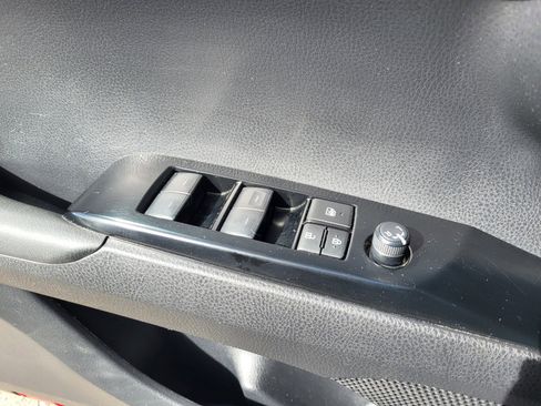 Used 2025 Toyota Camry LE image 13