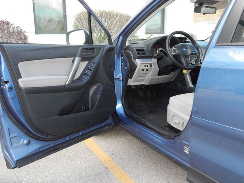 Used 2015 Subaru Forester 2.5i Premium AWD/4WD image 23