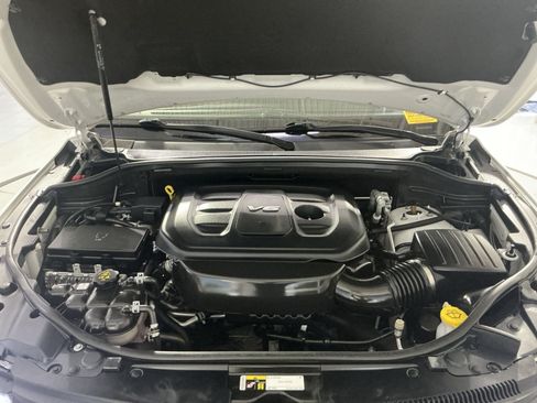 Used 2019 Jeep Grand Cherokee Overland AWD/4WD image 28