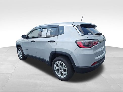Used 2025 Jeep Compass Sport AWD/4WD image 3