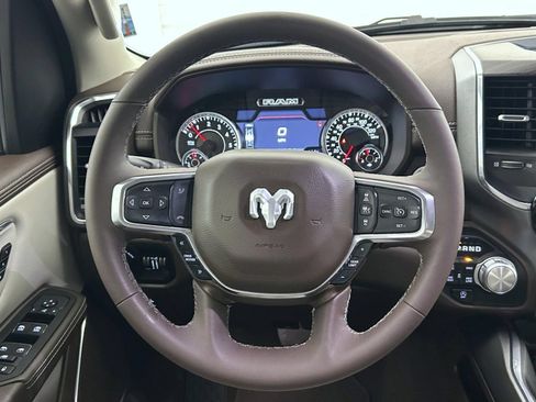 Certified 2025 RAM 1500 Laramie AWD/4WD image 11