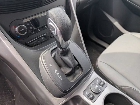 Used 2016 Ford Escape SE w/ Equipment Group 201A FWD image 16