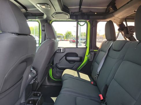Used 2018 Jeep Wrangler Unlimited Sport S AWD/4WD image 14