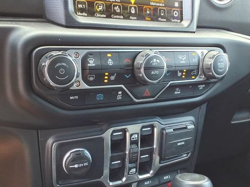 Used 2023 Jeep Wrangler Unlimited Sahara w/ Cold Weather Group AWD/4WD image 16