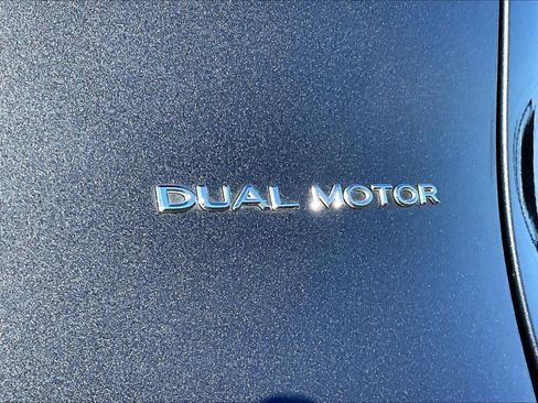 Used 2021 Tesla Model Y Long Range image 30