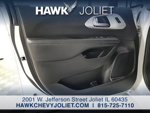 Used 2024 Chrysler Pacifica Limited FWD image 20