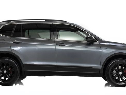 Used 2019 Volkswagen Tiguan SE w/ Panoramic Sunroof Package image 7
