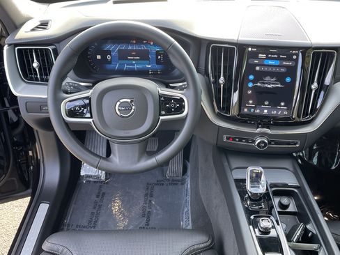 Used 2025 Volvo XC60 T8 Ultra w/ Climate Package AWD/4WD image 11