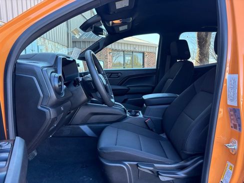 Used 2025 Chevrolet Colorado W/T w/ Advanced Trailering Package image 16