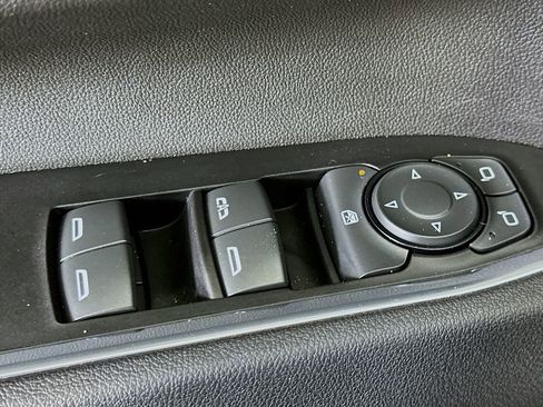 Used 2025 Chevrolet Silverado 2500 LT w/ Convenience Package image 20