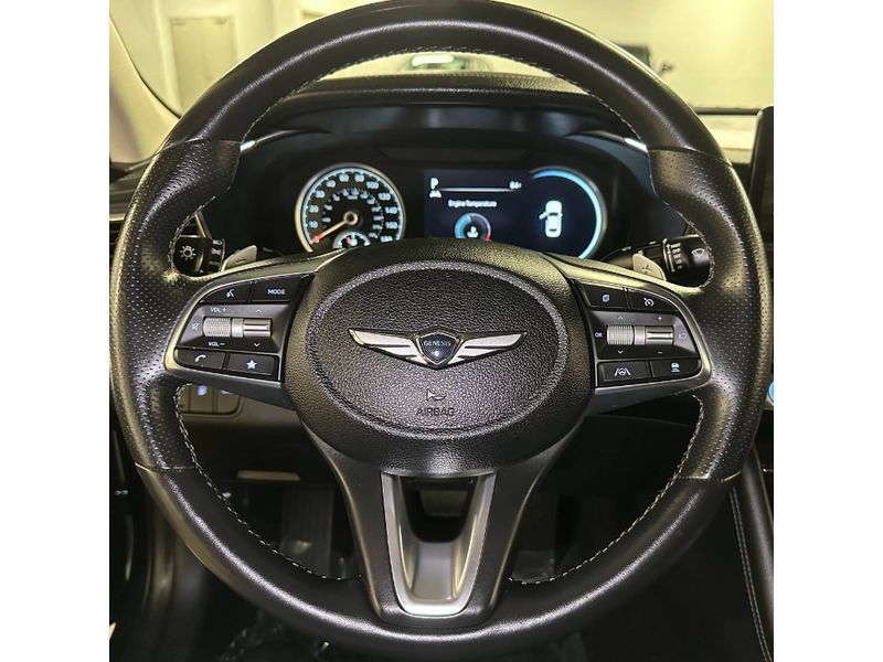 Used 2023 Genesis G70 2.0T AWD/4WD image 23