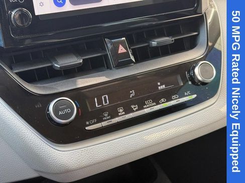 Used 2025 Toyota Corolla LE FWD image 28