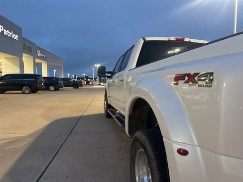 Used 2019 Ford F350 Lariat w/ Lariat Ultimate Package AWD/4WD image 15
