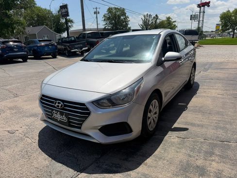 Used 2020 Hyundai Accent SE FWD image 4