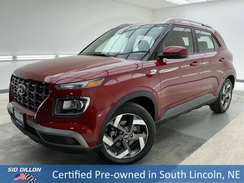 Used 2025 Hyundai Venue SEL image 1