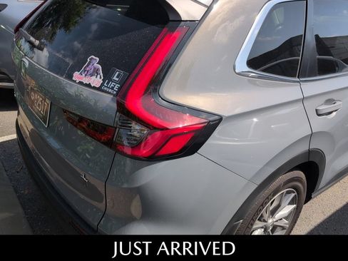 Used 2025 Honda CR-V EX image 11