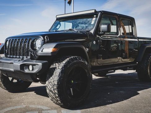 Used 2020 Jeep Gladiator Sport w/ Quick Order Package 24S image 16