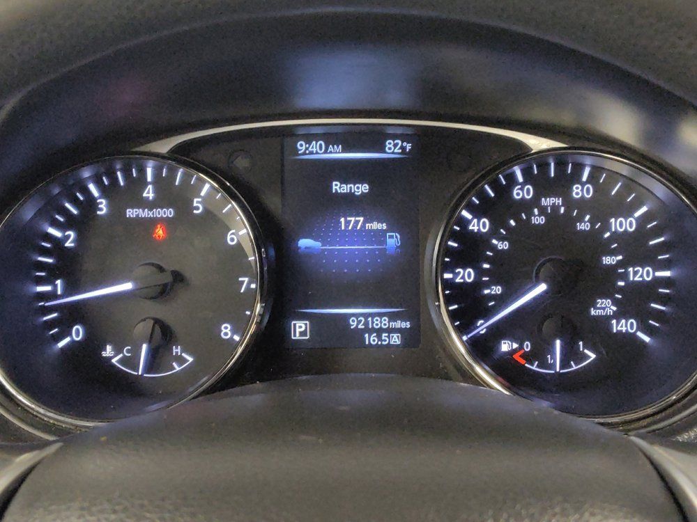 Used 2015 Nissan Rogue SV FWD image 23