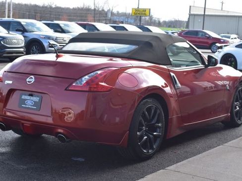 Used 2016 Nissan 370Z Roadster RWD image 10