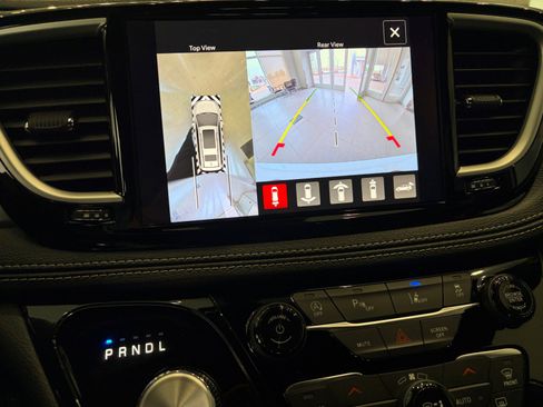 New 2026 Chrysler Pacifica Select image 24