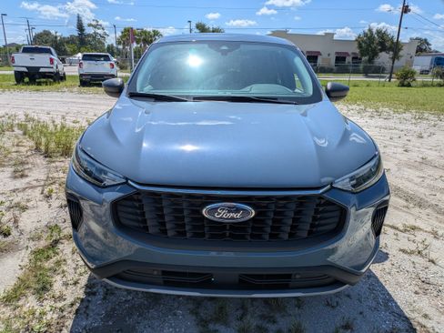 Used 2023 Ford Escape Active w/ Tech Pack #1 AWD/4WD image 9
