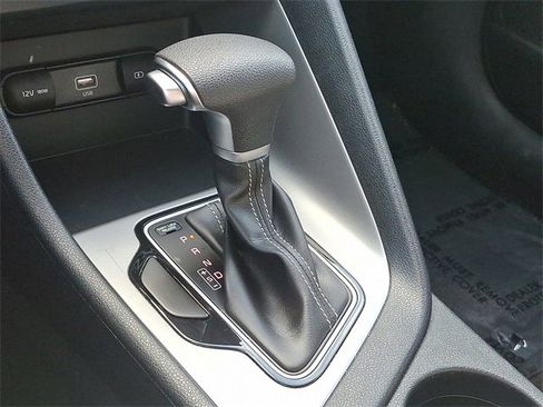 Used 2022 Kia Niro LX image 15