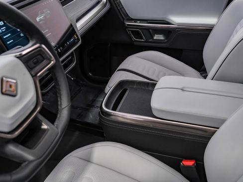 Used 2023 Rivian R1S Adventure image 23