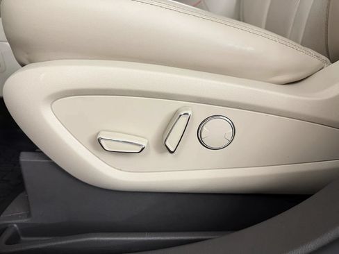 Used 2020 Lincoln Nautilus Premier w/ Equipment Group 101A AWD/4WD image 14