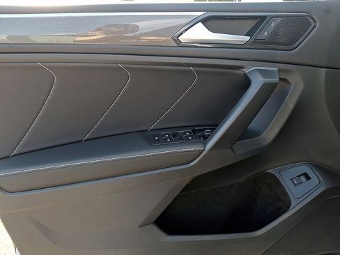 Certified 2023 Volkswagen Tiguan SE R-Line FWD image 12