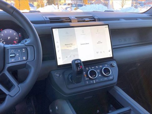 New 2026 Land Rover Defender 110 X-Dynamic SE image 6