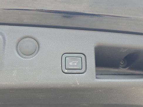 Used 2024 Chevrolet Equinox LT w/ LPO, Floor Liner Package AWD/4WD image 8