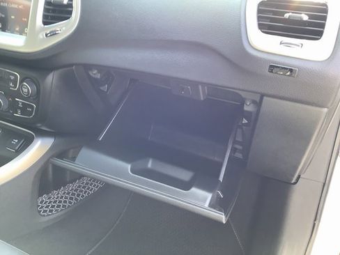 Used 2021 Jeep Compass 80th Special Edition w/ Driver Assistance Group image 39