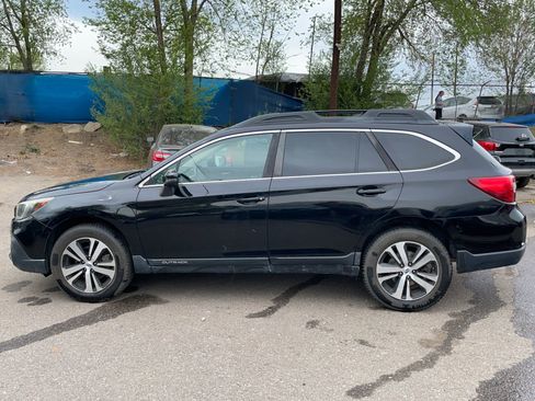 Used 2018 Subaru Outback 2.5i Limited AWD/4WD image 3