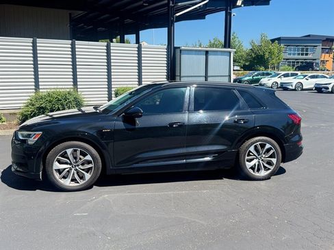 Used 2021 Audi e-tron Premium Plus w/ Premium Plus Package AWD/4WD image 7