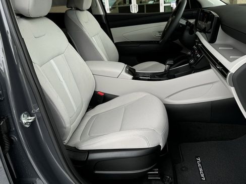 Used 2025 Hyundai Tucson SEL image 18