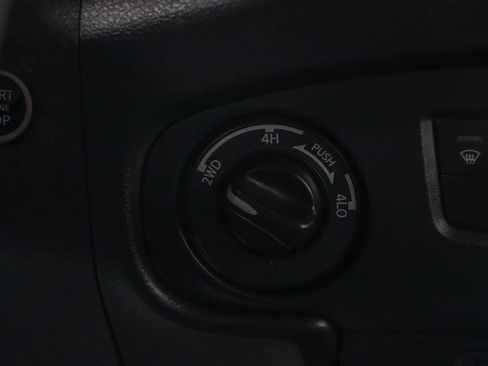 Used 2024 Nissan Frontier PRO-4X w/ Off-Road Protection Package image 22