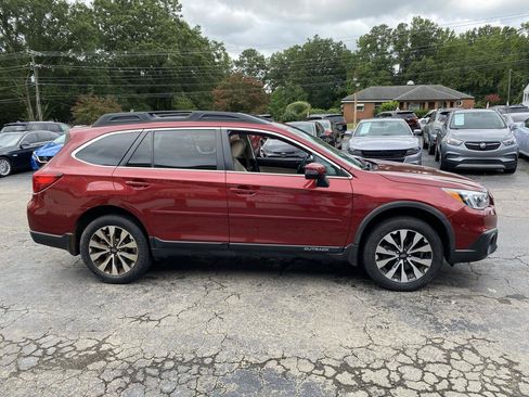 Used 2016 Subaru Outback 2.5i Limited AWD/4WD image 4