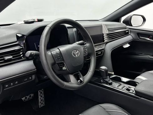 Used 2026 Toyota Camry Hybrid w/ Convenience Package FWD image 14